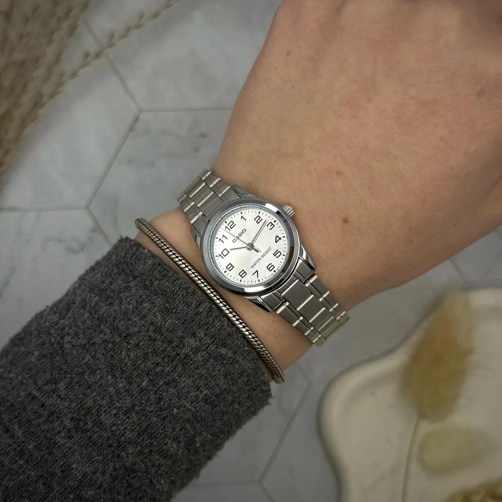 CASIO LTP-V001D-7B - ремінець та застібка